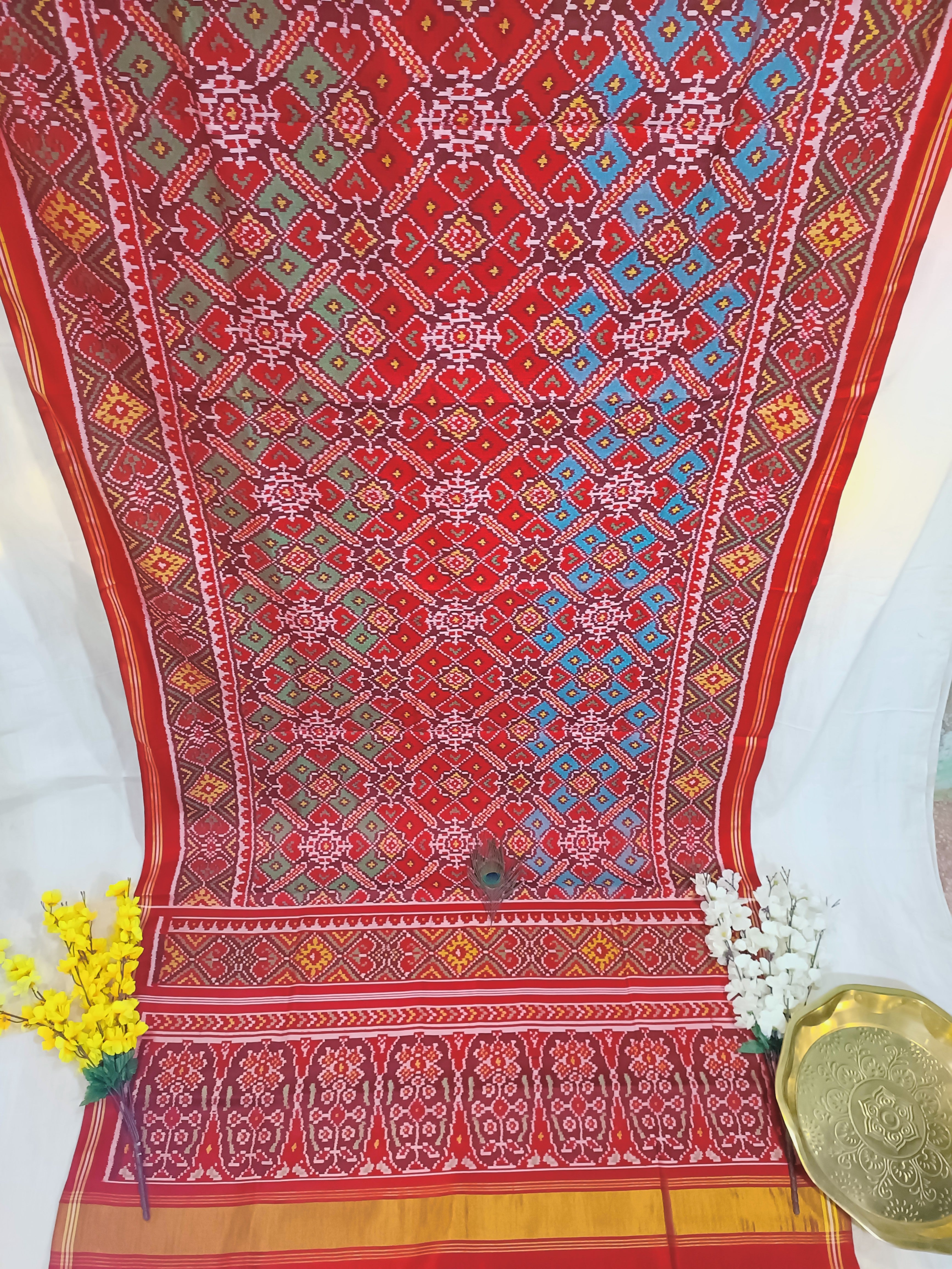 🛍️The Royal Splendor of Red❤️: A Genuine Handwoven Patola Saree