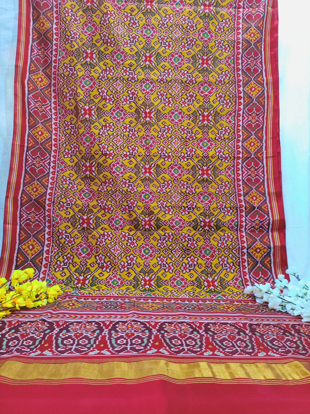 ✨THE SUNBURST GLORY: HANDWOVEN  YELLOW AND RED PATOLA SAREE